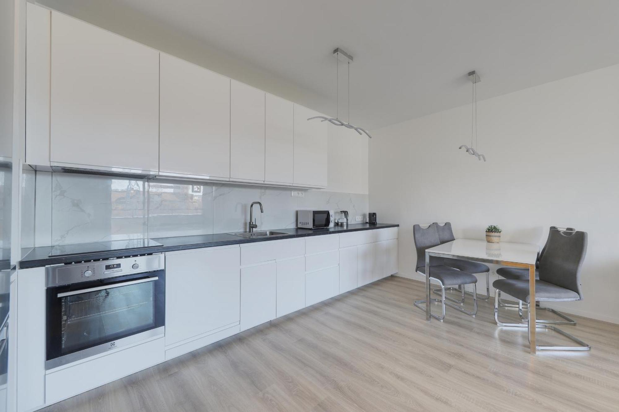 Bazova Apartment With Free Parking Братислава Екстериор снимка