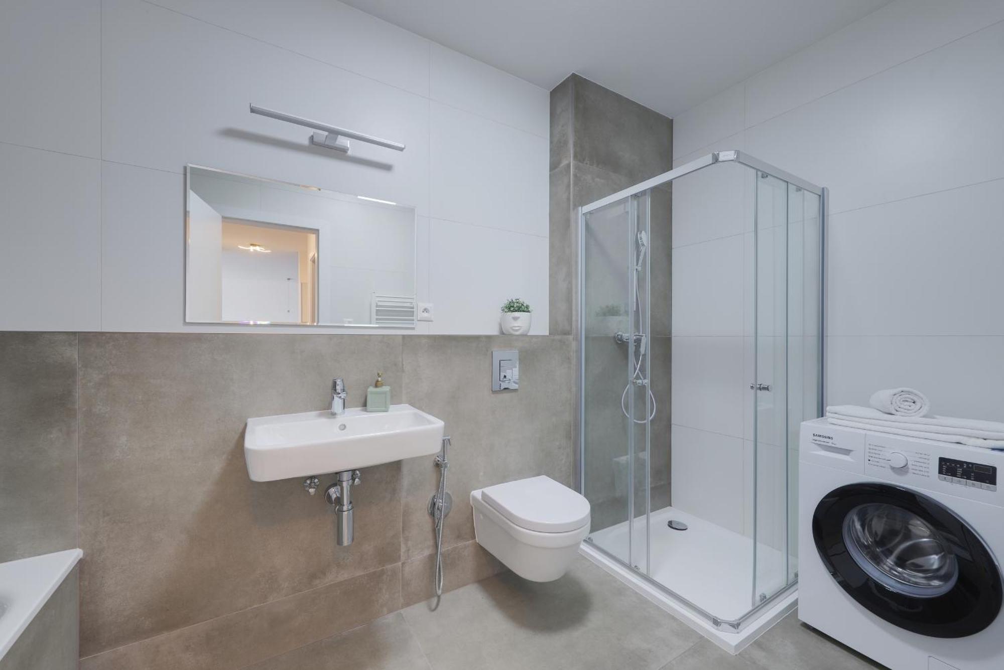 Bazova Apartment With Free Parking Братислава Екстериор снимка