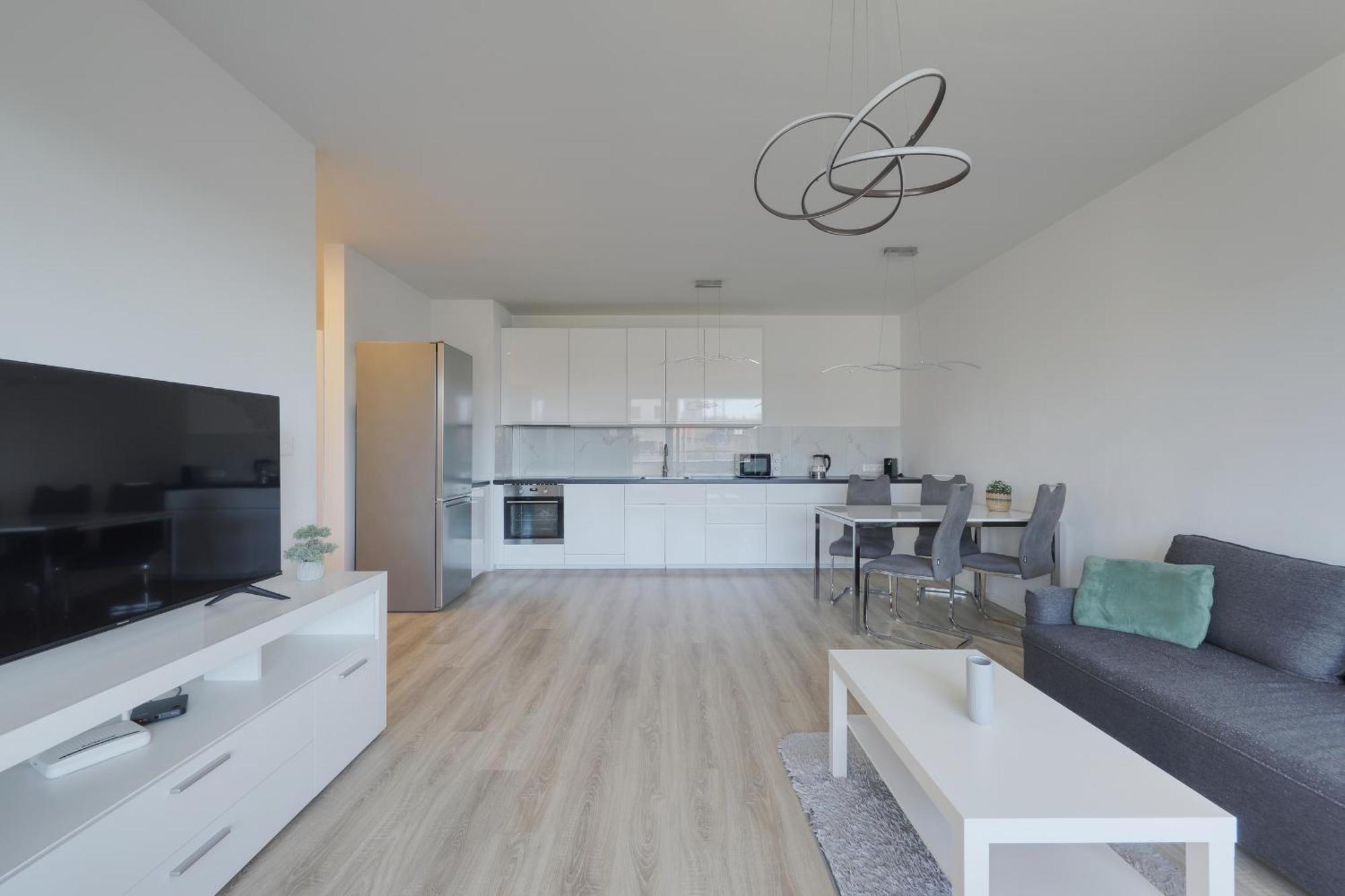 Bazova Apartment With Free Parking Братислава Екстериор снимка