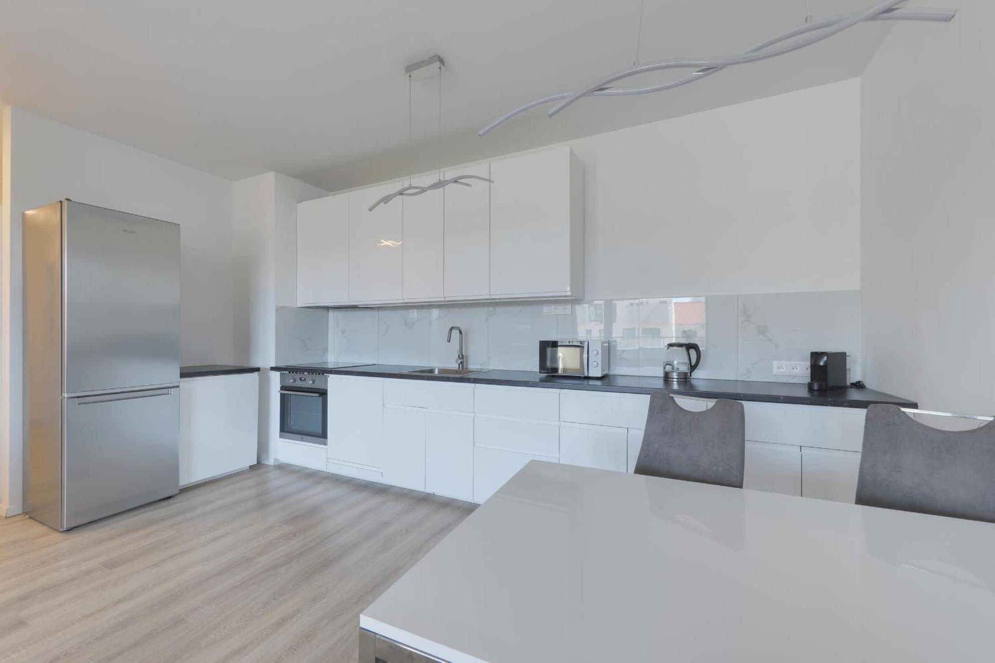 Bazova Apartment With Free Parking Братислава Екстериор снимка