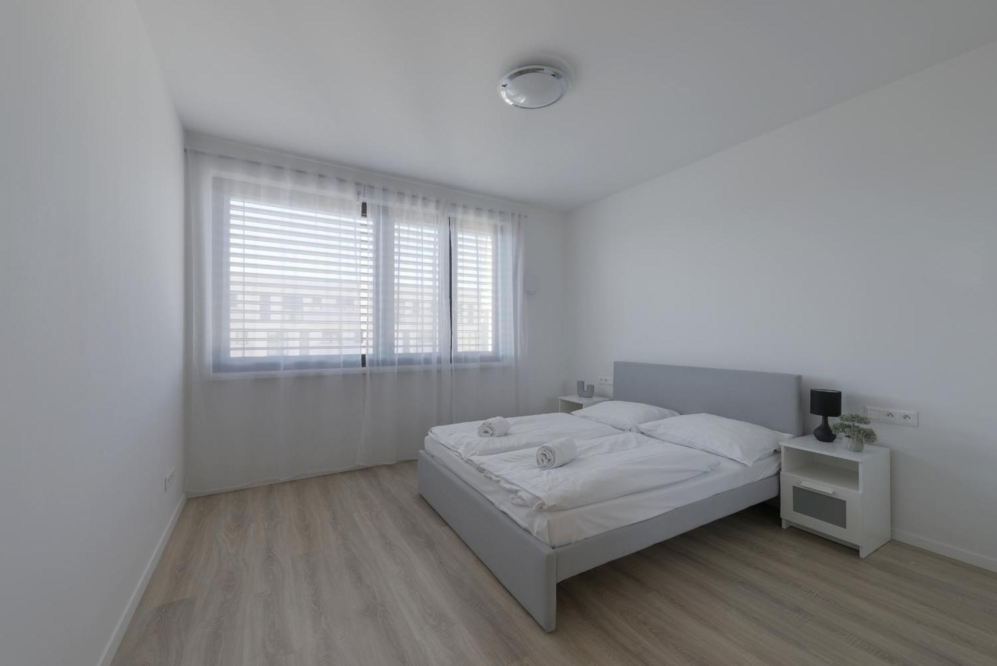 Bazova Apartment With Free Parking Братислава Екстериор снимка